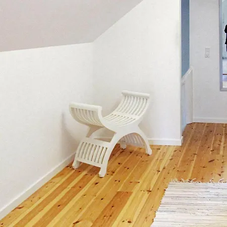 5 Person In * Holeby